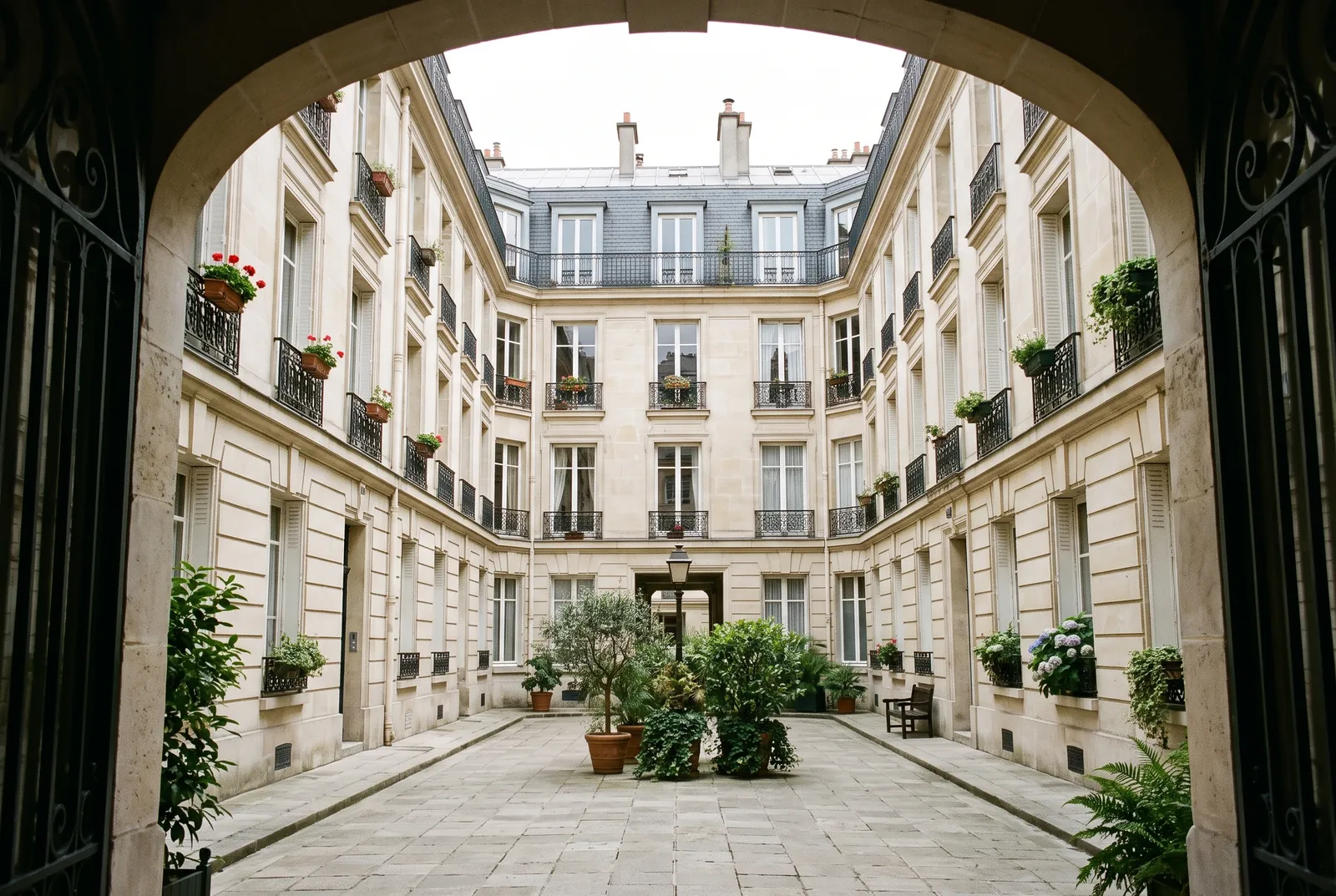 Cour intérieure d'un immeuble à Saint-Germain-en-Laye